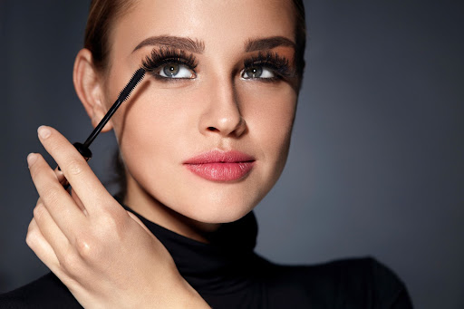 Essential Eye Makeup Products for Every Women in 2022